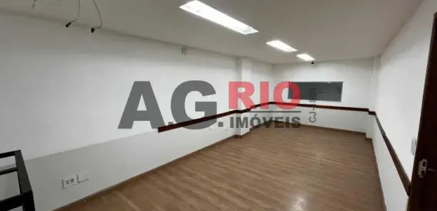 Ponto Comercial para alugar, 100m² no Taquara, Rio de Janeiro