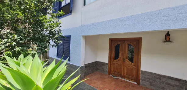 Casa com 3 Quartos para venda ou aluguel, 450m² no Nogueira, Petrópolis