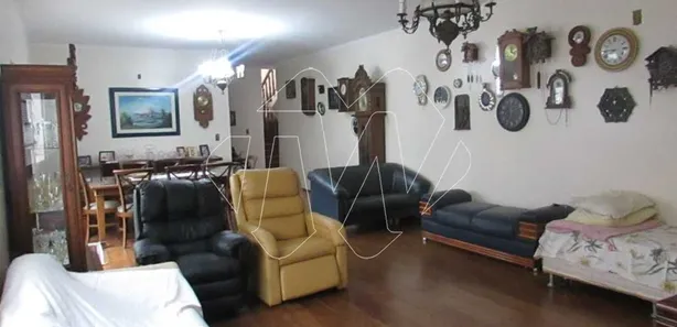 Sobrado com 6 Quartos à venda, 265m² no Centro, Araraquara