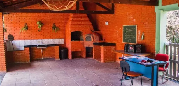 Fazenda/Sítio com 7 Quartos para alugar, 350m² no , Pardinho