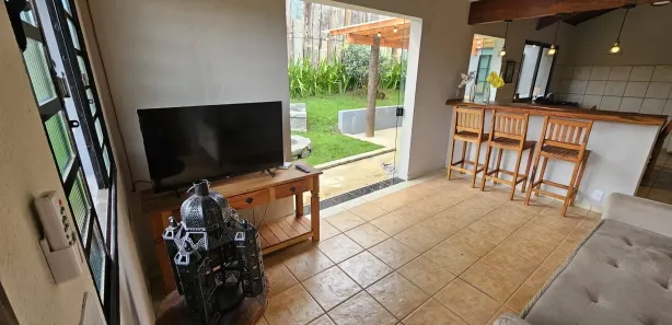 Casa de Condomínio com 2 Quartos para alugar, 70m² no Piracaia, Piracaia