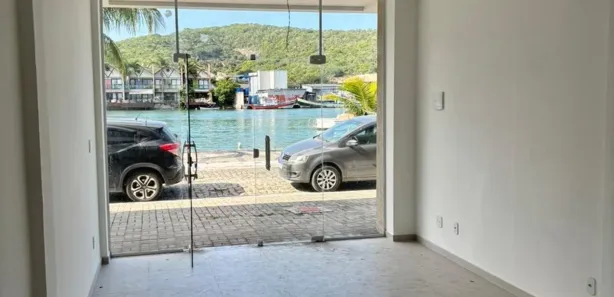 Ponto Comercial para venda ou aluguel, 28m² no Portinho, Cabo Frio