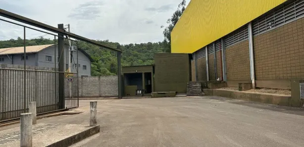 Galpão/Depósito/Armazém para alugar, 3300m² no Distrito Industrial Simão da Cunha, Sabará