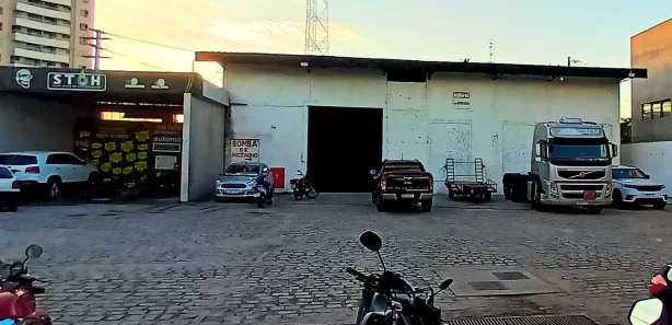 Galpão/Depósito/Armazém para alugar, 228m² no Candelária, Natal