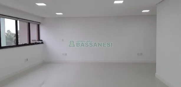 Sala Comercial para alugar, 61m² no Centro, Caxias do Sul