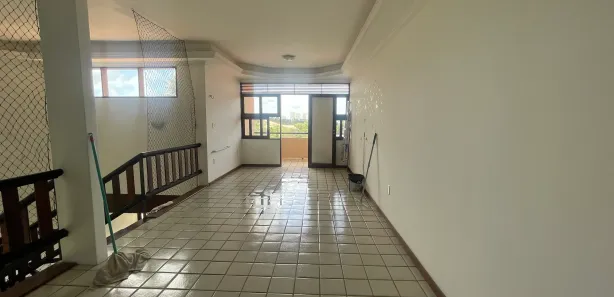 Sobrado com 5 Quartos à venda, 384m² no Candelária, Natal