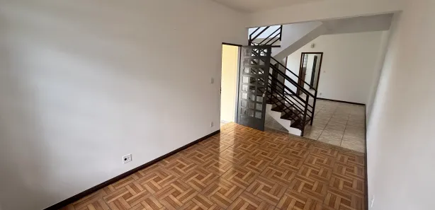Casa com 3 Quartos para alugar, 150m² no Santa Lúcia, Betim