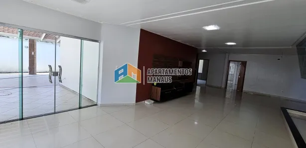 Sobrado com 5 Quartos para venda ou aluguel, 300m² no Flores, Manaus