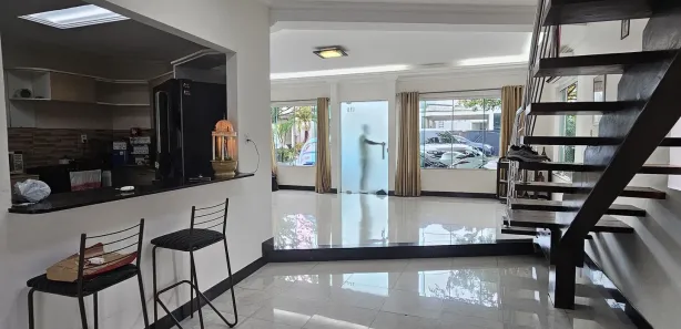 Casa de Condomínio com 4 Quartos para venda ou aluguel, 235m² no Flores, Manaus