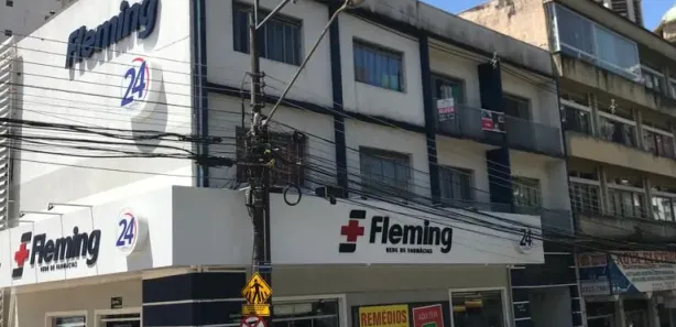 Apartamento com 3 Quartos para alugar, 130m² no Centro, Ponta Grossa
