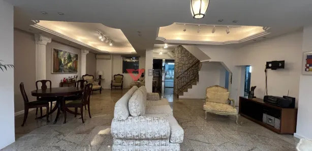 Casa com 4 Quartos para venda ou aluguel, 220m² no Copacabana, Rio de Janeiro