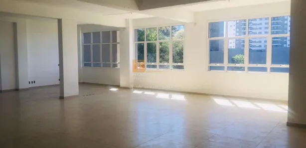 Sala Comercial à venda, 378m² no Panazzolo, Caxias do Sul