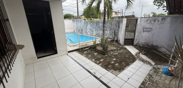 Casa com 4 Quartos para alugar, 250m² no Capim Macio, Natal