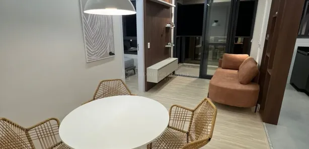Apartamento com 3 Quartos para alugar, 85m² no Zona 08, Maringá