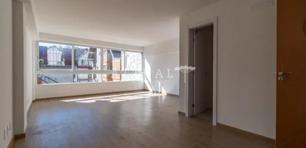 Sala Comercial à venda, 39m² no Centro, Gramado