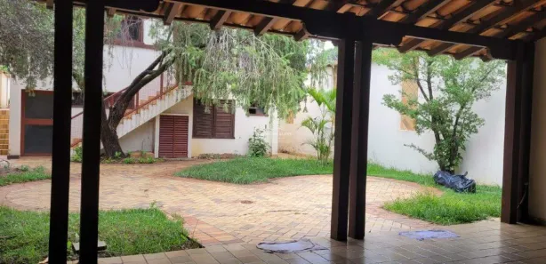 Ponto Comercial com 8 Quartos para alugar, 399m² no Santa Tereza, Belo Horizonte