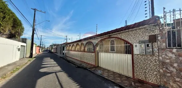 Casa com 3 Quartos à venda, 300m² no Alvorada, Manaus