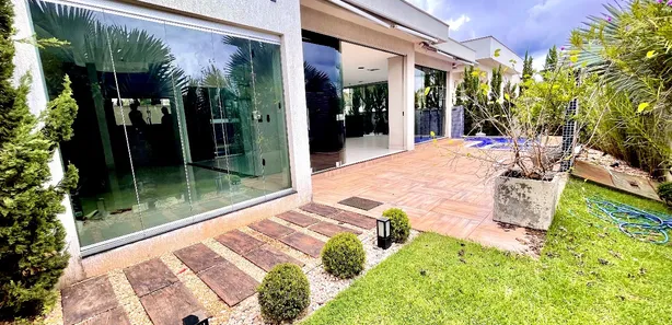 Casa de Condomínio com 3 Quartos à venda, 320m² no Jardins Valência, Goiânia