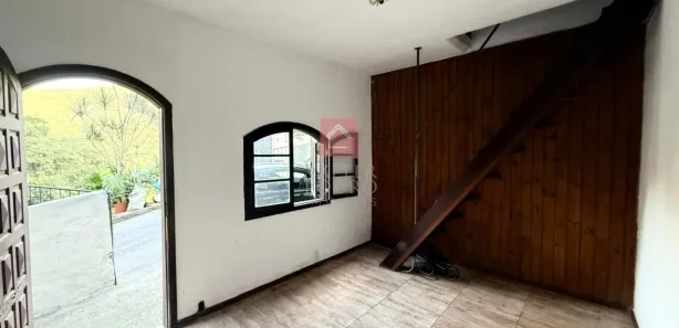 Casa com 3 Quartos para alugar, 80m² no Retiro, Petrópolis