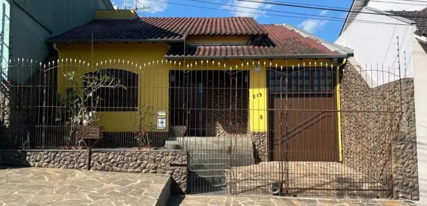 Casa com 3 Quartos à venda, 259m² no Vila Princesa Izabel, Cachoeirinha