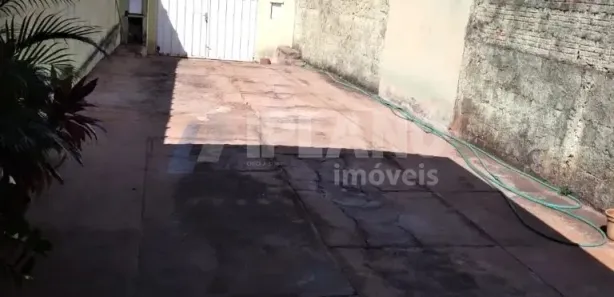 Casa com 2 Quartos à venda, 94m² no Vila Yamada, Araraquara