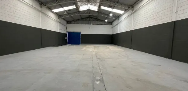 Galpão/Depósito/Armazém para alugar, 305m² no Laranjeiras, Betim