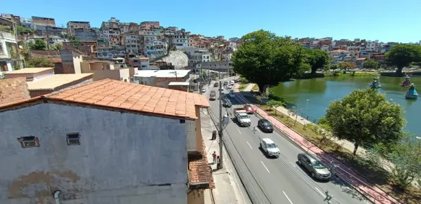 Ponto Comercial com 16 Quartos para venda ou aluguel, 200m² no Engenho Velho de Brotas, Salvador