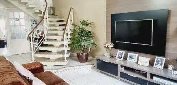 Sobrado com 3 Quartos à venda, 260m² no Vila Márcia, Cachoeirinha