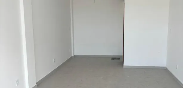 Ponto Comercial para venda ou aluguel, 28m² no Portinho, Cabo Frio