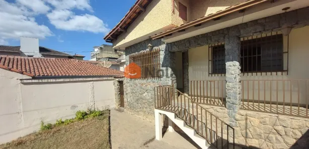 Casa com 3 Quartos à venda, 253m² no Ipê, Belo Horizonte