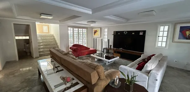 Casa com 4 Quartos para venda ou aluguel, 350m² no Joana D'Arc, Nova Iguaçu