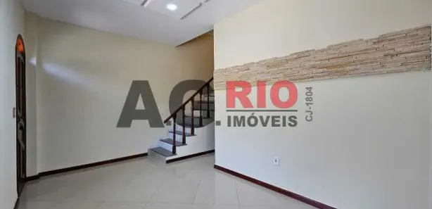 Casa de Condomínio com 2 Quartos para alugar, 93m² no Vila Valqueire, Rio de Janeiro