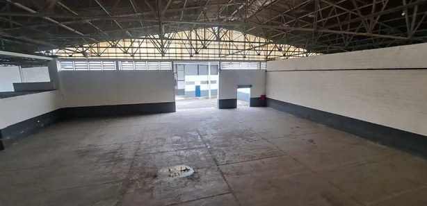 Galpão/Depósito/Armazém para alugar, 2500m² no Taquara, Rio de Janeiro