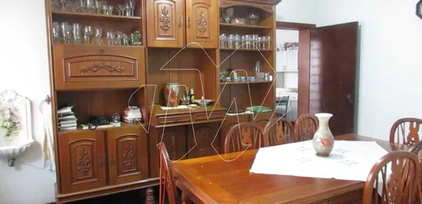 Sobrado com 6 Quartos à venda, 265m² no Centro, Araraquara