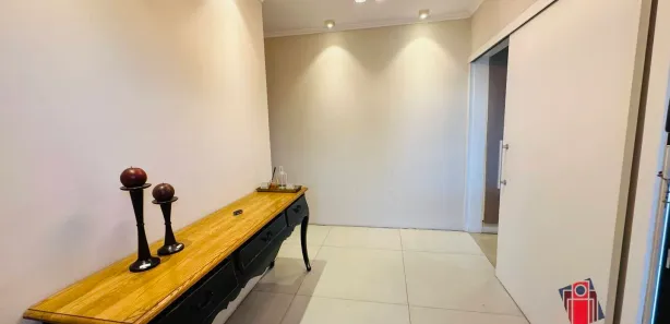 Casa de Condomínio com 4 Quartos para venda ou aluguel, 600m² no Jardim Independência, Taubaté