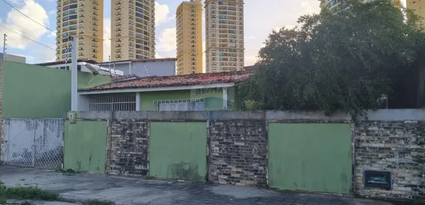 Casa com 3 Quartos para alugar, 79m² no Candelária, Natal