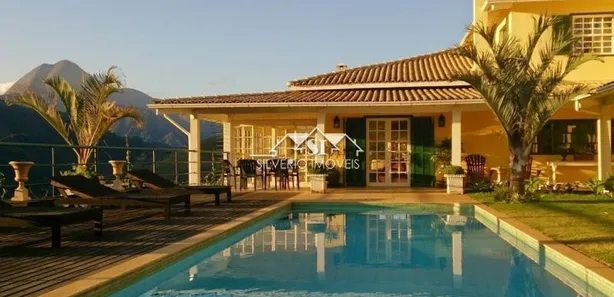 Casa de Condomínio com 6 Quartos para venda ou aluguel, 700m² no Cuiabá, Petrópolis