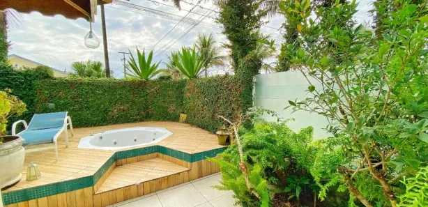 Sobrado com 5 Quartos à venda, 506m² no , Matinhos