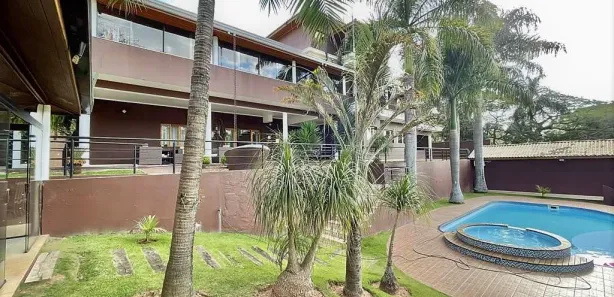 Casa de Condomínio com 5 Quartos para venda ou aluguel, 890m² no Chácara Santa Lúcia, Carapicuíba