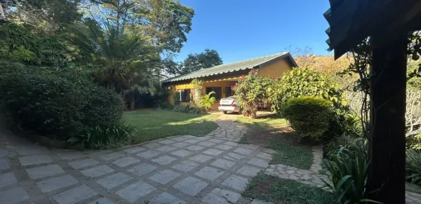 Casa com 4 Quartos para alugar, 300m² no Pedro do Rio, Petrópolis