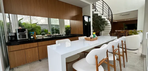 Casa com 5 Quartos para alugar, 280m² no Jardins Valência, Goiânia