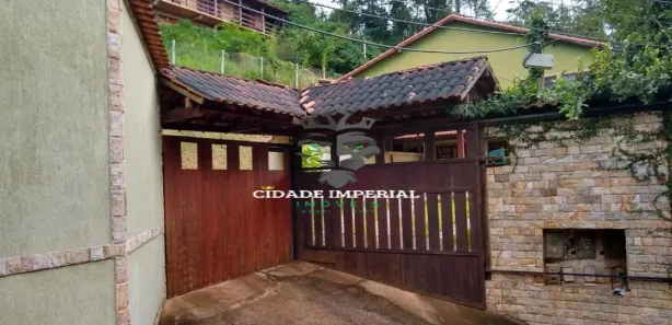 Casa de Condomínio com 3 Quartos para alugar, 120m² no Carangola, Petrópolis