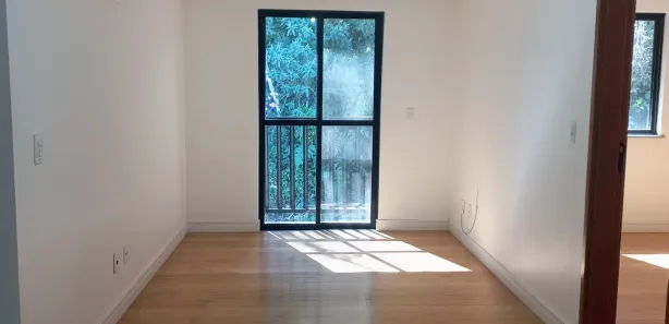 Apartamento com 2 Quartos para alugar, 50m² no Samambaia, Petrópolis
