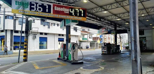 Sala Comercial para alugar, 814m² no Embaré, Santos