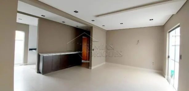 Casa de Condomínio com 3 Quartos à venda, 135m² no Castelo, Tremembé