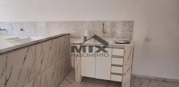 Casa com 2 Quartos para alugar, 52m² no Taboão, Diadema