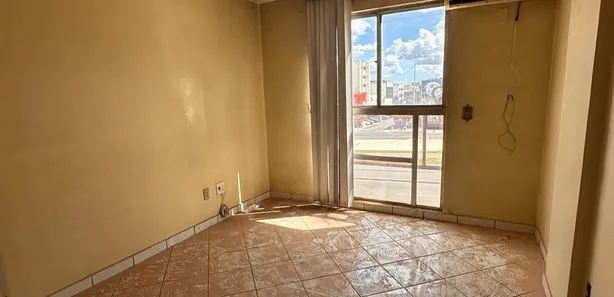 Sala Comercial à venda, 28m² no Taguatinga Centro, Brasília