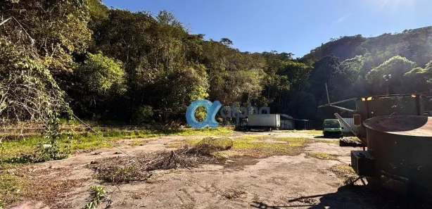Galpão/Depósito/Armazém para alugar, 650m² no Quarteirão Brasileiro, Petrópolis