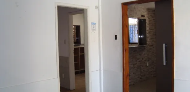 Imóvel Comercial com 4 Quartos para alugar, 10m² no Centro, Nova Iguaçu
