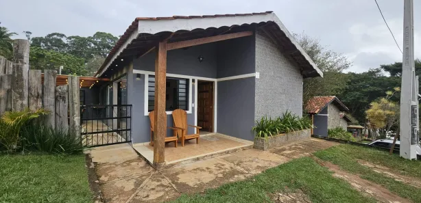Casa de Condomínio com 2 Quartos para alugar, 70m² no Piracaia, Piracaia
